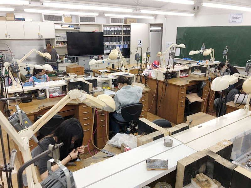 ジュエリーデザイン科　ヨーロッパ伝統彫金