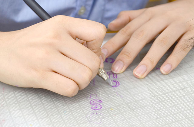 ビジュアルデザイン科「イラストのトートバッグ」の制作風景