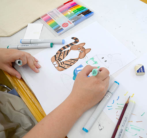 ビジュアルデザイン科「イラストのトートバッグ」