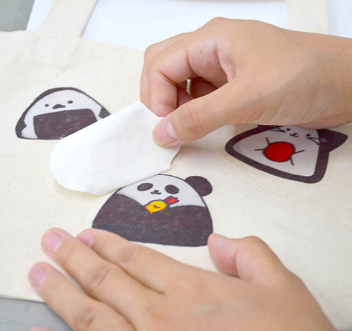 ビジュアルデザイン科「イラストのトートバッグ」