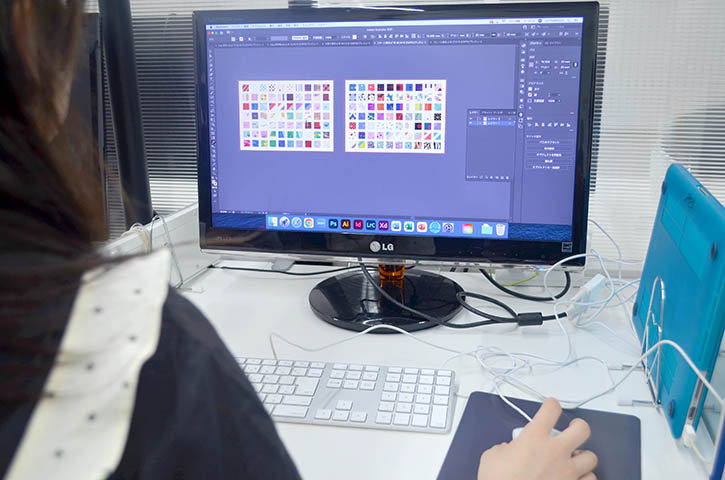 ビジュアルデザイン科「ショップバッグのデザイン」