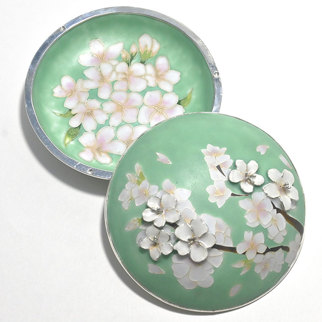 第56回日本七宝作家協会展 ＜入選＞松岡夏希「淡桜」