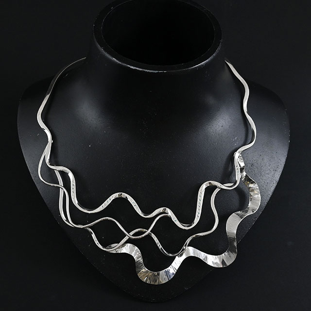 髙橋胡花　「波のしぐさ」