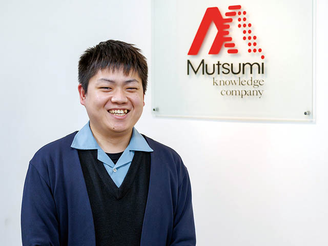 株式会社スタジオ－ネ63　グラフィックデザイナー松田孔亮さん