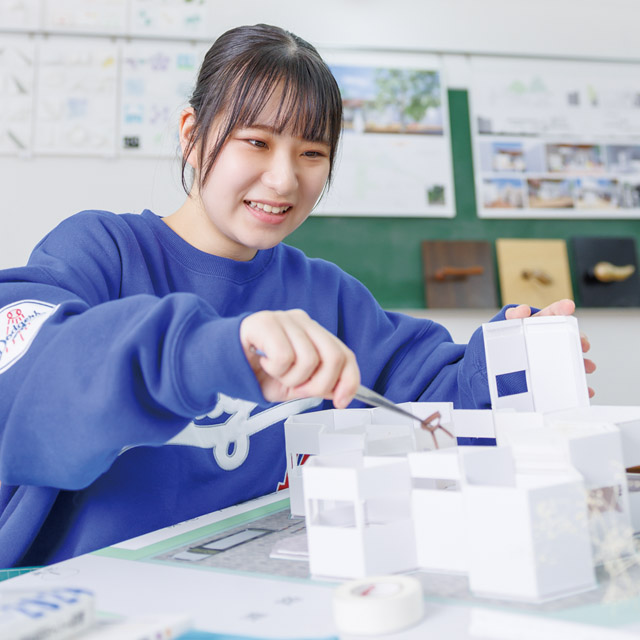 スペースデザイン科3年生
根岸 奈々さん
都立府中東高等学校出身