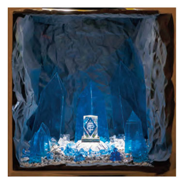 授業名：ウィンドウディスプレイ ●課題名·商品をイメージしたウィンドウディスプレイ